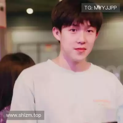 龙含雅